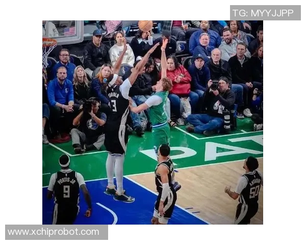 雄鹿与独行侠激战正酣精彩直播全程回顾与分析